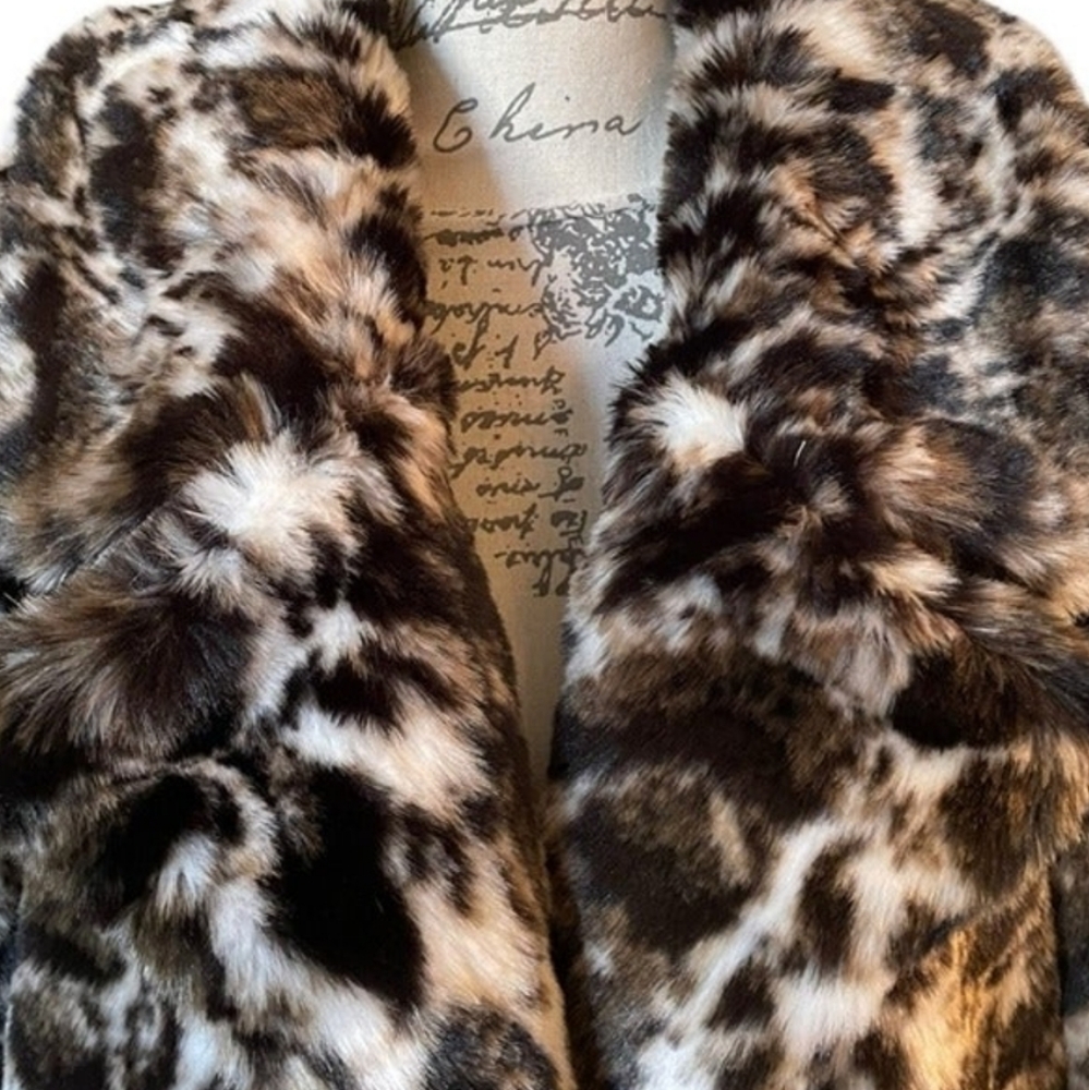 Band Of The Free Cropped Animal Print Faux Fur Coat - Picture 7 of 7
